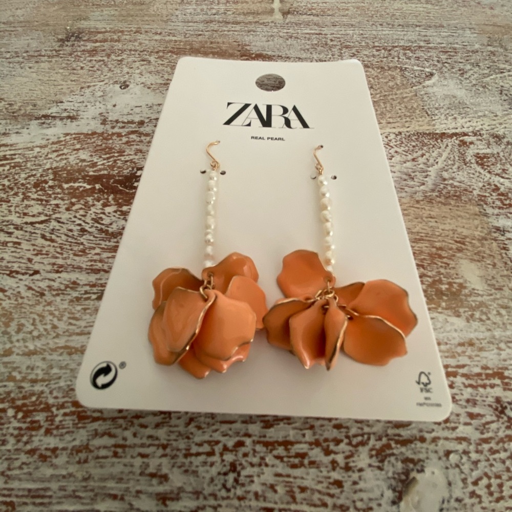 NWT Zara flower earrings
